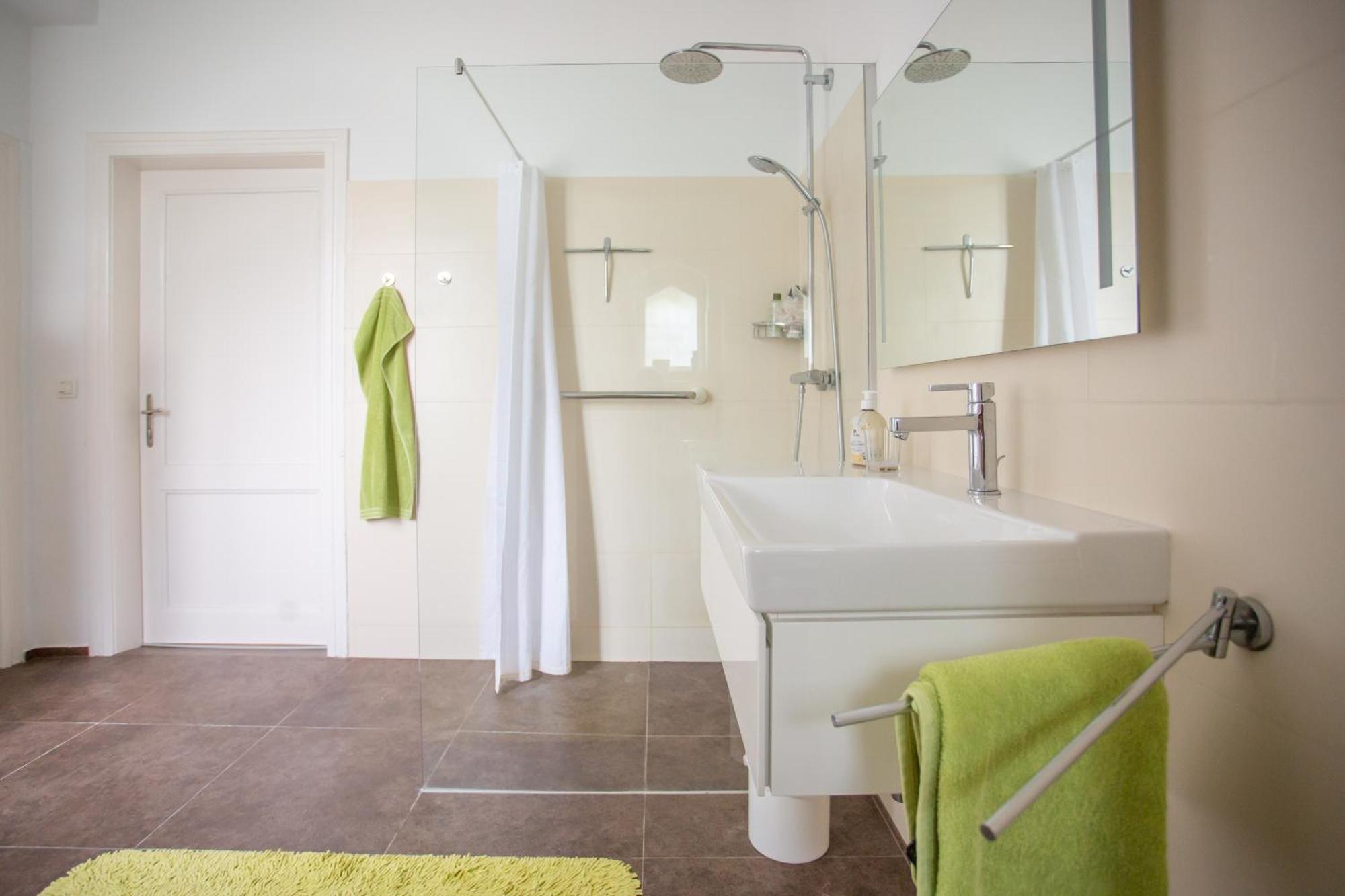 Huebsches Privatzimmer Mit Bad Perchtoldsdorf Exteriér fotografie